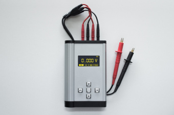 analizator-akkumulyatornykh-batarey-aea30v
