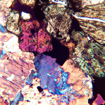mikroskop-polyarizatsionnyy-magus-pol-850