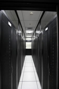 intellektualnye-modulnye-resheniya-dlya-tsentrov-obrabotki-dannykh-_infrasuite