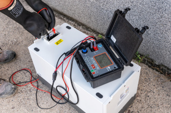 bt_120-tester-akkumulyatornykh-batarey-sonel
