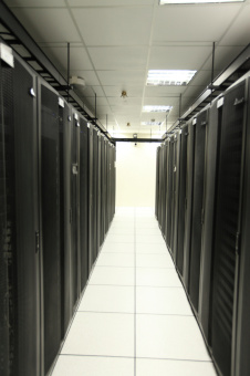 intellektualnye-modulnye-resheniya-dlya-tsentrov-obrabotki-dannykh-_infrasuite