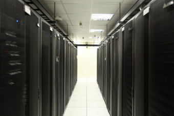 intellektualnye-modulnye-resheniya-dlya-tsentrov-obrabotki-dannykh-_infrasuite